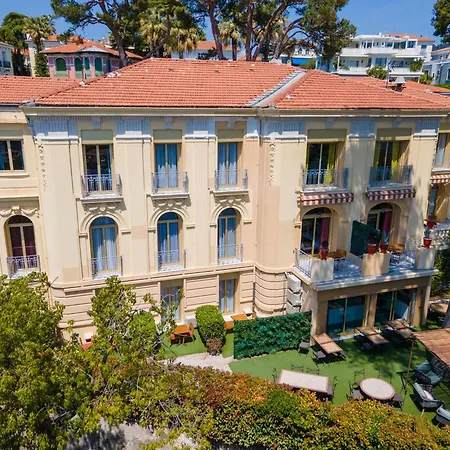 Hotel Petit Palais-3
